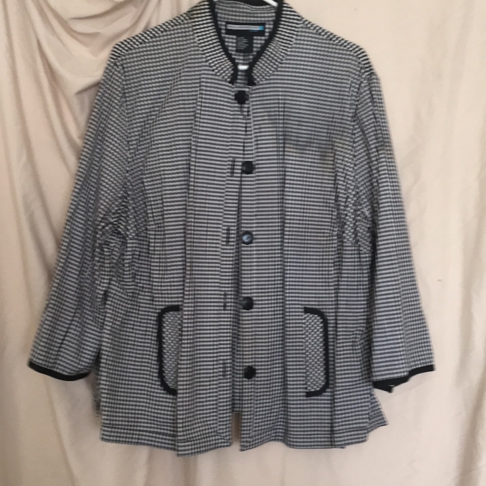 Lightweight blazer